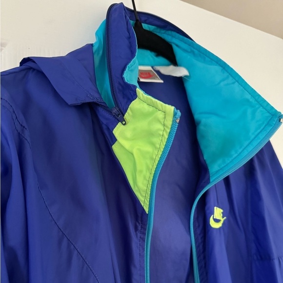 Vintage Nike 90s Windbreaker Activewear Workout Jacket, Excellent Condition - Picture 4 of 8